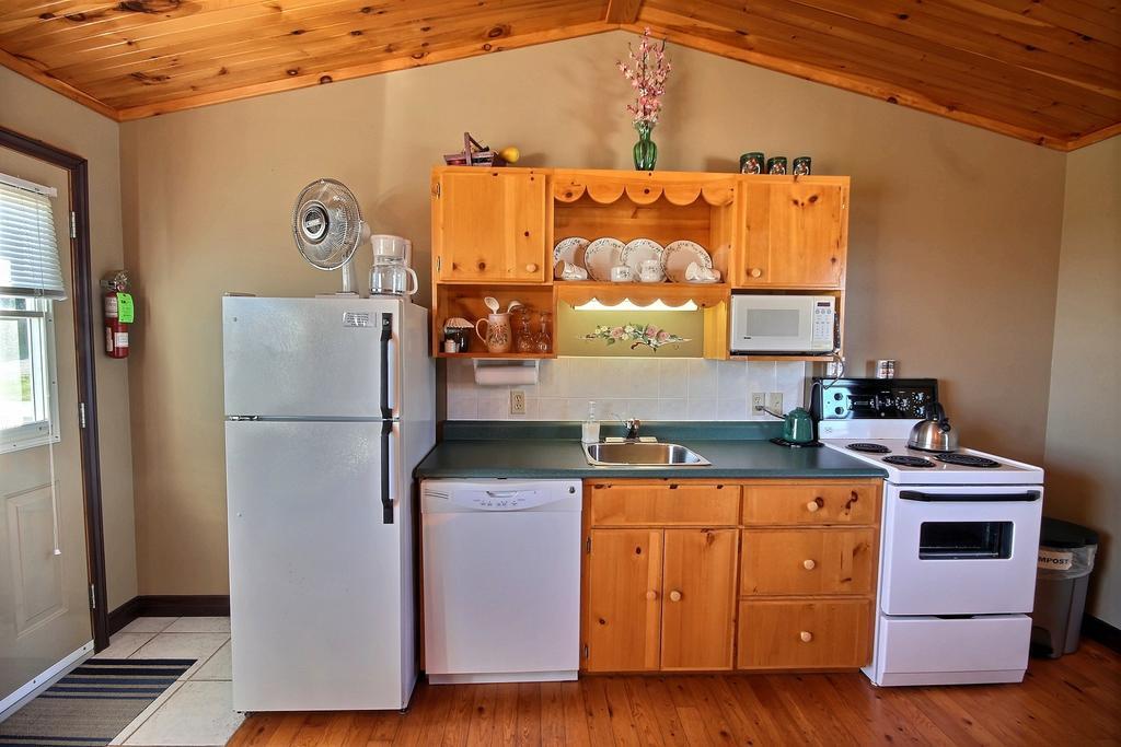 Cavendish Bosom Buddies Cottage Resort ภายนอก รูปภาพ